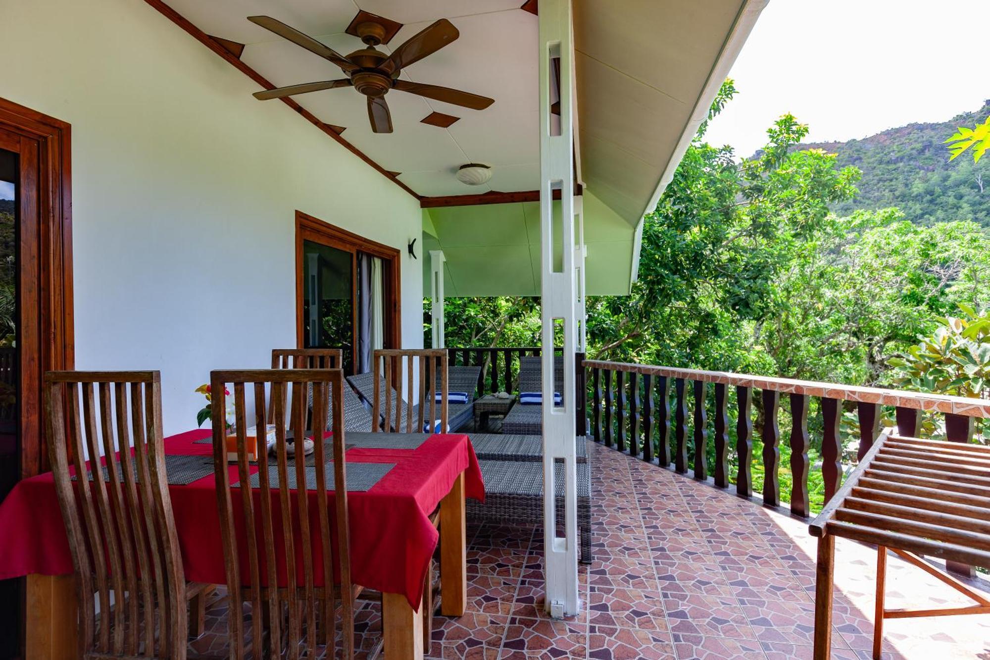 Sea View Lodge Baie Sainte Anne Exterior foto