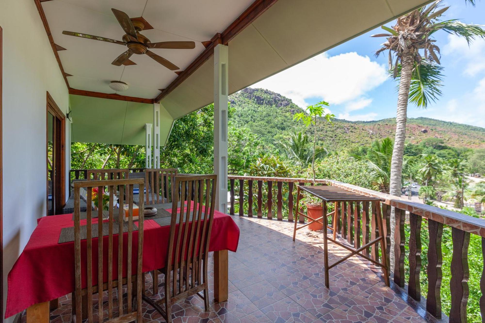 Sea View Lodge Baie Sainte Anne Exterior foto